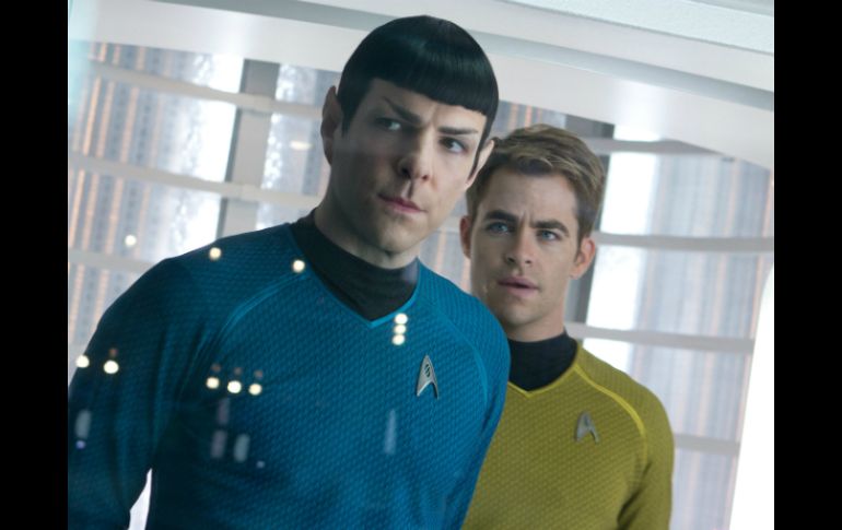 Los actores Zachary Quinto en el papel de Spock (d) y Chris Pine en el papel de Kirk. EFE /