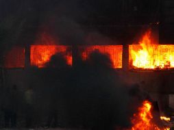 Al lugar arribaron elementos del cuerpo de bomberos, Protección Civil y la Policía Estatal Preventiva. ARCHIVO /