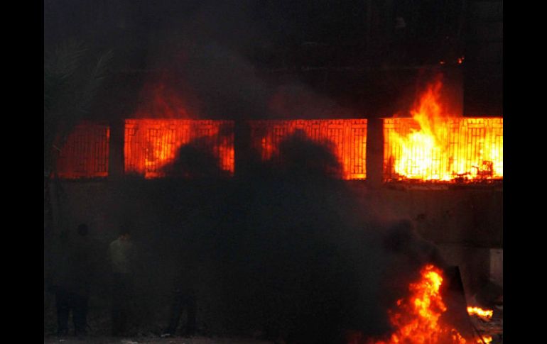 Al lugar arribaron elementos del cuerpo de bomberos, Protección Civil y la Policía Estatal Preventiva. ARCHIVO /