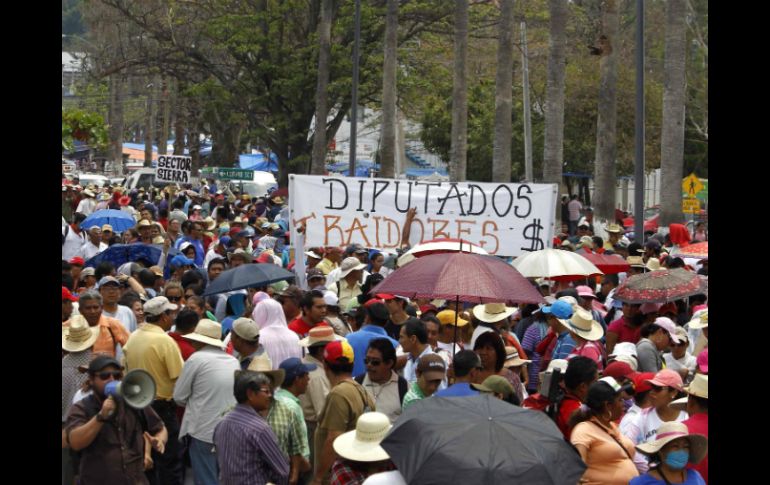 Los profesores disidentes acuerdan trasladarse al DF de manera rotativa para no afectar el ciclo de clases. ARCHIVO /