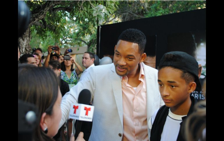 Will y Jaden Smith por segunda ocasión dan vida a un padre y su hijo. EFE /