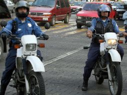 Con una ceremonia, se hizo entrega de 150 cascos a policías motorizados para estimular la percepción positiva de seguridad. ARCHIVO /