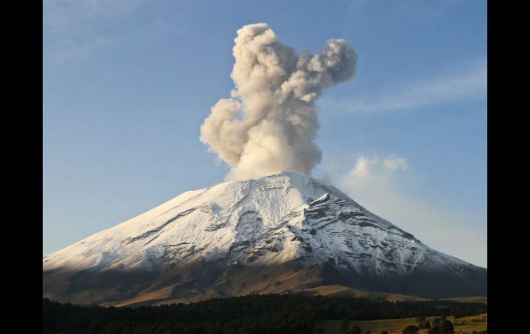 El volcán Popocatépetl ha estado en constante actividad desde hace dos semanas. AFP /