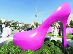 La casa de Barbie, desde donde se contempla la torre de Alexander Platz, es una réplica de alguna de las muchas mansiones de la muñeca. EFE /