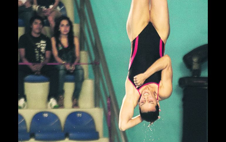 Laura Sánchez conquistó la plata tras finalizar su participación con un total de 371.40 puntos. EL INFORMADOR /