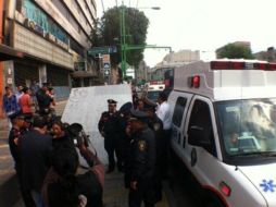 Personal de la SSPDF evacua la zona de la estación Bellas Artes como medida de prevención. TOMADA DE @MCOVIAN  /