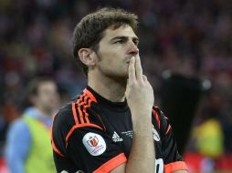 Una lesión en la mano izquierda mantiene a Casillas fuera de las canchas por casi dos meses. AFP /