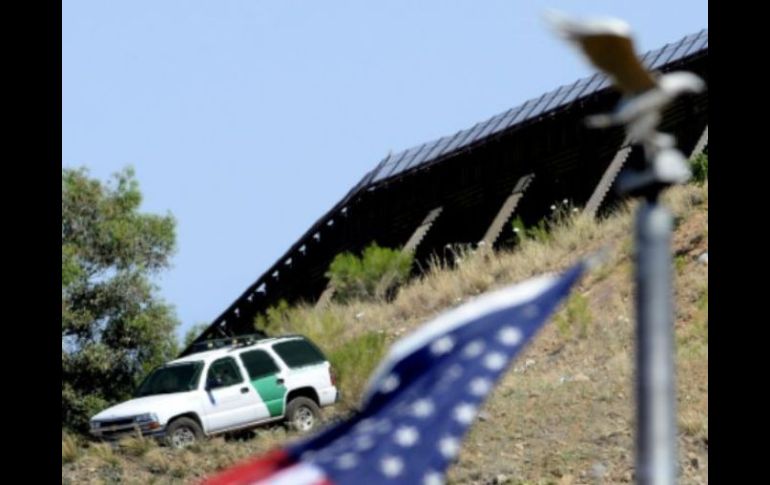 Ante el refuerzo en la seguridad fronterza, los migrantes buscan nuevas rutas para cruzar la frontera. ARCHIVO /