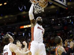 Los campeones vigentes de la NBA, Miami Heat, saldrán a partir de este miércoles a defender su reinado en la Conferencia Este. ARCHIVO /