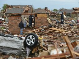 El tornado dejó al menos 24 muertos y más de 200 heridos en Oklahoma. ARCHIVO /