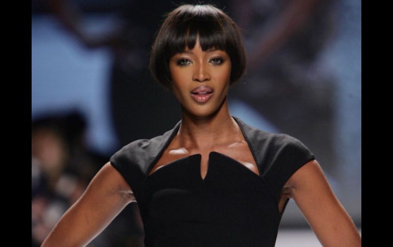 La ''top model'' Naomi Campbell festejará 43 años de vida el próximo 22 de mayo. ARCHIVO /