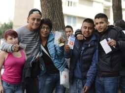 Estos aficionados lograron conseguirlos en las taquillas de la casa cementera. MEXSPORT /