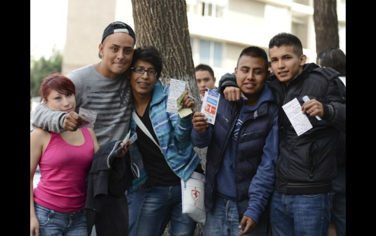 Estos aficionados lograron conseguirlos en las taquillas de la casa cementera. MEXSPORT /