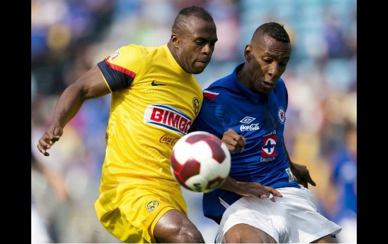 Águilas y Celestes despiertan el interés de la afición en el ''Clásico Joven''. MEXSPORT /