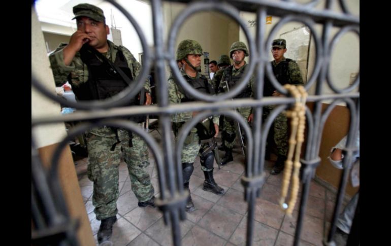 Los militares se enontraban detenidos desde la tarde de hoy en la cárcel de Buenavista Tomatlán. SUN /