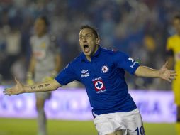 Christian 'Chaco' Giménez fue el autro del gol que le permite al Cruz Azul soñar con el título. AP /