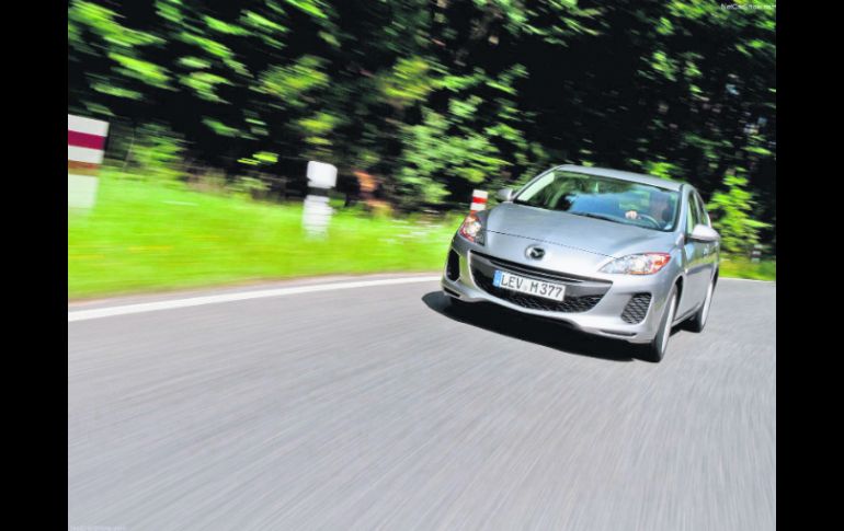 Mazda 3 Sedán. Cuenta con un diseño moderno.  /