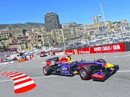 Sebastian Vettel reconoce que para mantenerse al frente en el campeonato debe conseguir la primera fila. EFE /