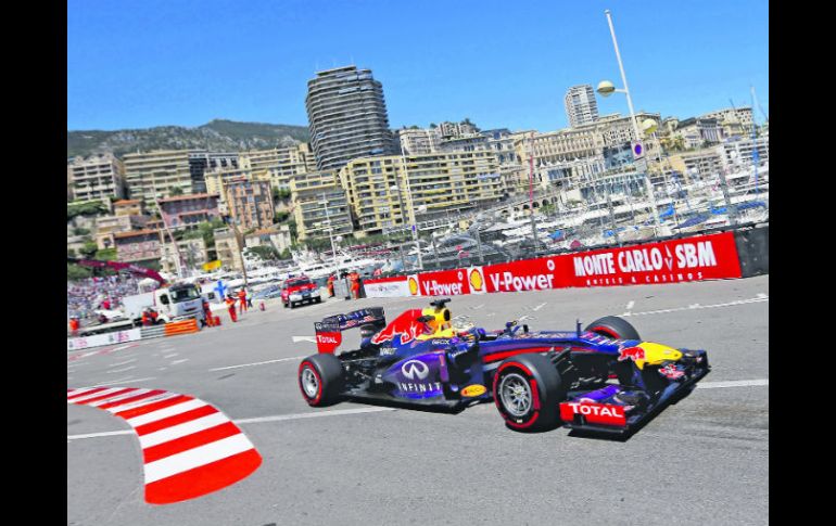 Sebastian Vettel reconoce que para mantenerse al frente en el campeonato debe conseguir la primera fila. EFE /