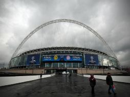 Pese al mal tiempo, se espera un lleno en el mítico Wembley. AFP /