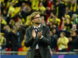 Jurgen Klopp, técnico del Borussia Dortmund, no deja de sentirse decepcionado por la derrota. EFE /