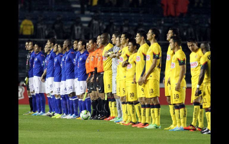 El partido de ''vuelta'' entre América y Cruz Azul está programado para el domingo a partir de las 20:00 horas. ARCHIVO /