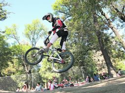 La competencia es de la especialidad conocida como BMX. ESPECIAL /