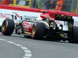 Romain Grosjean abandona a 16 vueltas del término del Gran Premio de Mónaco. EFE /