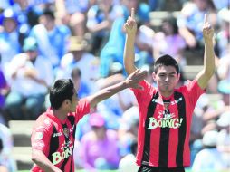 Continuará la plaza en tuxtla. Luis Loroña (derecha) festeja un gol del ''anterior'' equipo de Chiapas, Jaguares. MEXSPORT /