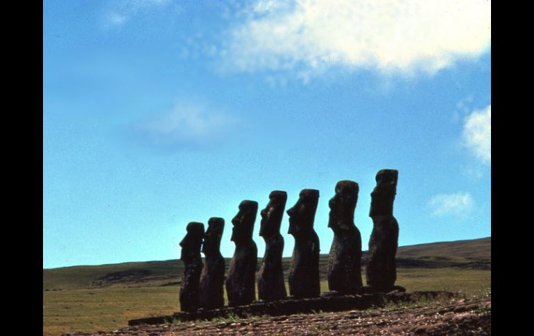 Los ''Moais'' de la Isla de Pascua darán la bienvenida a lo más avanzado de la nanociencia. ARCHIVO /