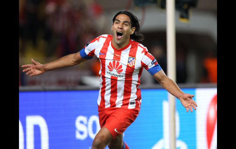 Radamel Falcao buscará ser contundente ahora en las canchas francesas. AFP /