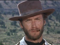 Su primer papel memorable: ''El hombre sin nombre'' en la trilogía de spaghetti westerns de Sergio Leone. ARCHIVO /