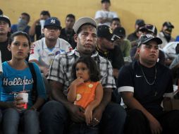 Las pandillas salvadoreñas Mara Salvatrucha y Barrio 18 aseguran que esperan contribuir para lograr la paz en otros países. AFP /