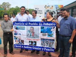 Ayer, personas acuden a la Procuraduría General de Justicia del estado de Tabasco a ratificar y ampliar denuncia contra Granier. NTX /