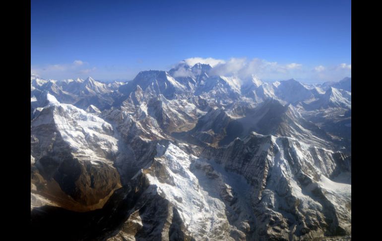 Imagen aerea de la cordillera del Himalaya. AFP /