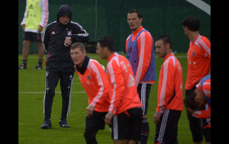 Bayern Munich cerró su preparación bajo lluvia previo a la final en Berlin. AFP /