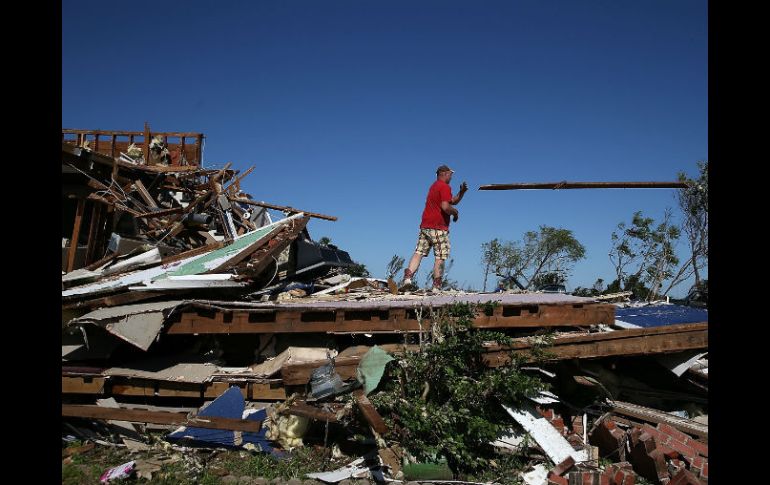 La noche del viernes, los tornados golpearon con fuerza la ciudad de Oklahoma City y sus alrededores con vientos de 145 kmh. AFP /