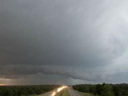 Oklahoma es el corazón del Corredor de los Tornados y ha emergido vapuleada, pero en pie, de siete tornados. AP /