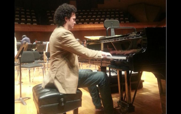 Abdiel Vázquez interpretó ''Concierto para piano y Orquesta núm. 1'' de Prokofiev.  /