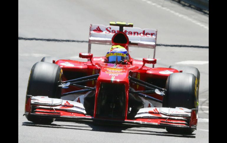 Felipe Massa abandona en Mónaco y se queda sin puntos. EFE /