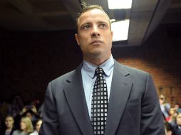 Óscar Pistorius sostiene que le disparó a su ex novia por error. AFP /