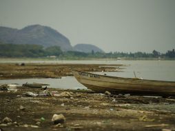 Un año más con niveles bajos de captación, y podría hablarse de una condición ''crítica'' en el lago. ARCHIVO /