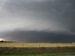 Según el Servicio Nacional de Meteorología, cinco tornados azotaron el área metropolitana de Oklahoma el viernes pasado. AP /