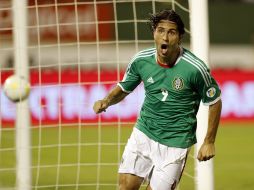 Aldo de Nigris festeja el gol que le dio los tres puntos al cuadro mexicano en Kingston. AP /