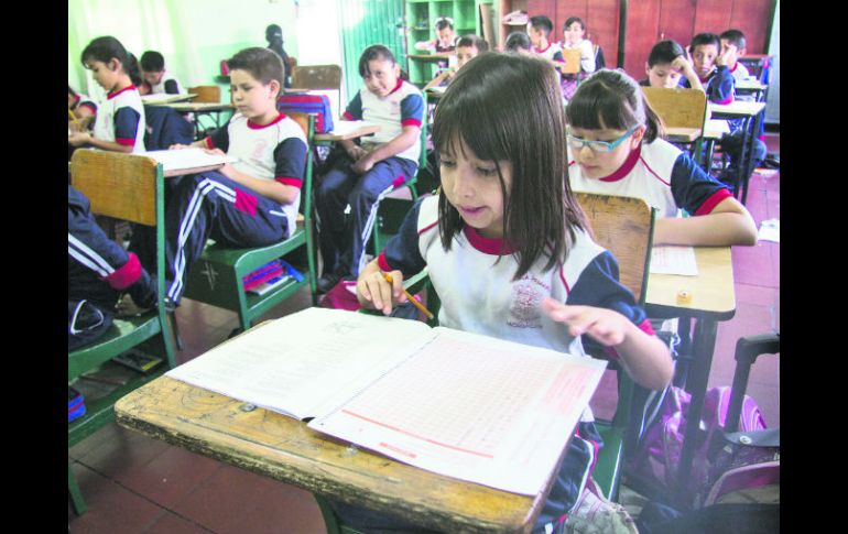 La prueba se aplica a más de 16 millones de alumnos de nivel primaria, secundaria y preparatoria. NTX /