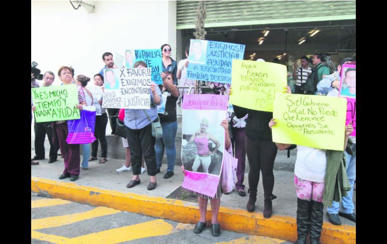 Familiares de los desaparecidos en el bar Heaven, exigen justicia. El martes se reunieron con el procurador capitalino. NTX /