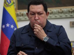 El ex presidente de Venezuela, Hugo Chávez es galardonado con el Premio Nacional de Periodismo Simón Bolivar 2013. ARCHIVO /