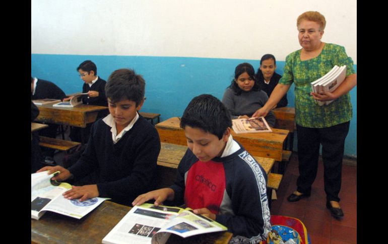 La SEP inicia una revisión a los libros de primaria y de secundaria con el propósito de corregir los errores. ARCHIVO /