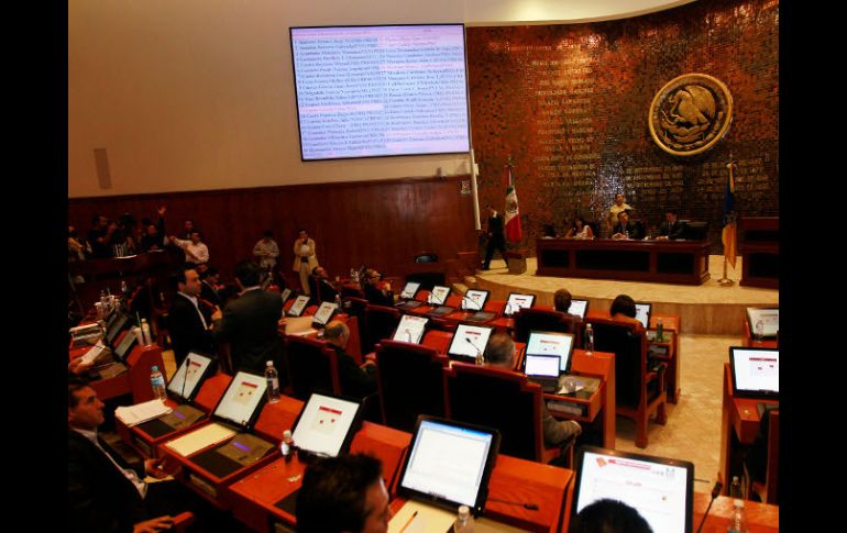 El Congreso local aprobó por unanimidad la subasta de 43 automóviles propiedad del Poder Legislativo. ARCHIVO /