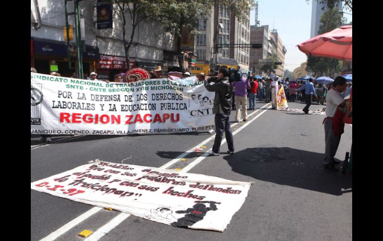 La CNTE realizó marchas por la tarde cuando partieron hacia las instalaciones de la Segob. SUN /